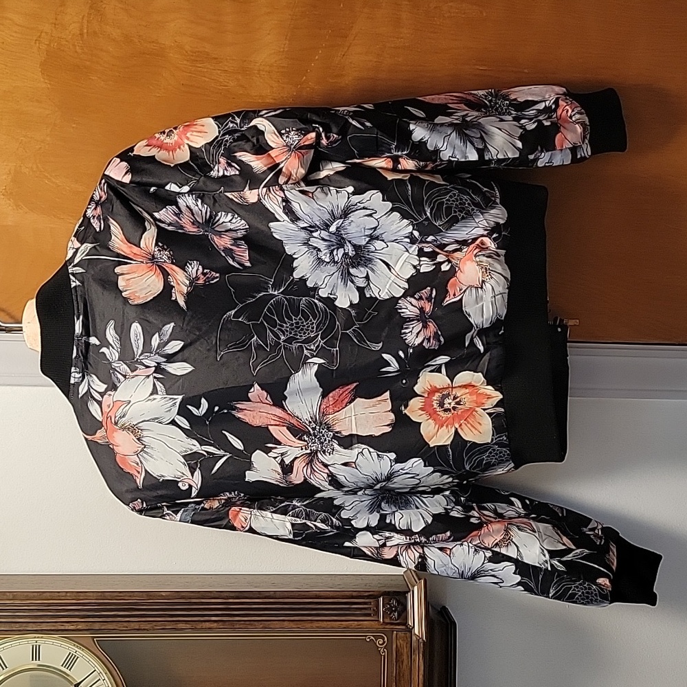 White Mark Winter Collection Bomber Jacket - image 7